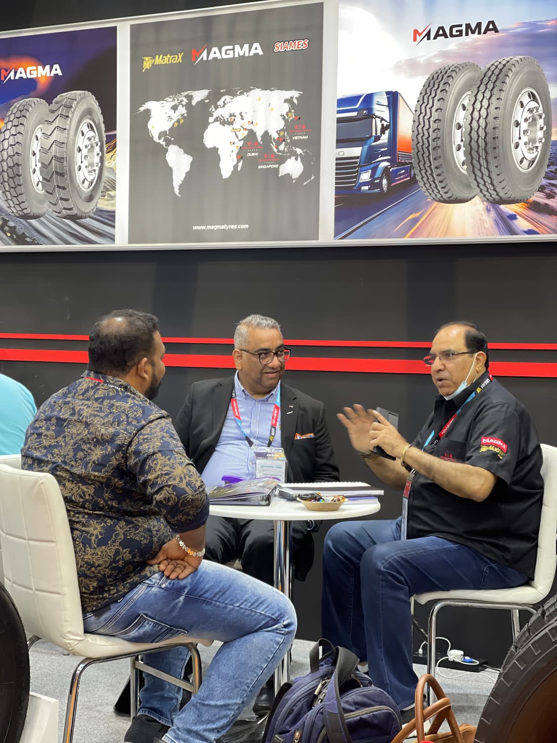 Meeting at the MAGMA stand